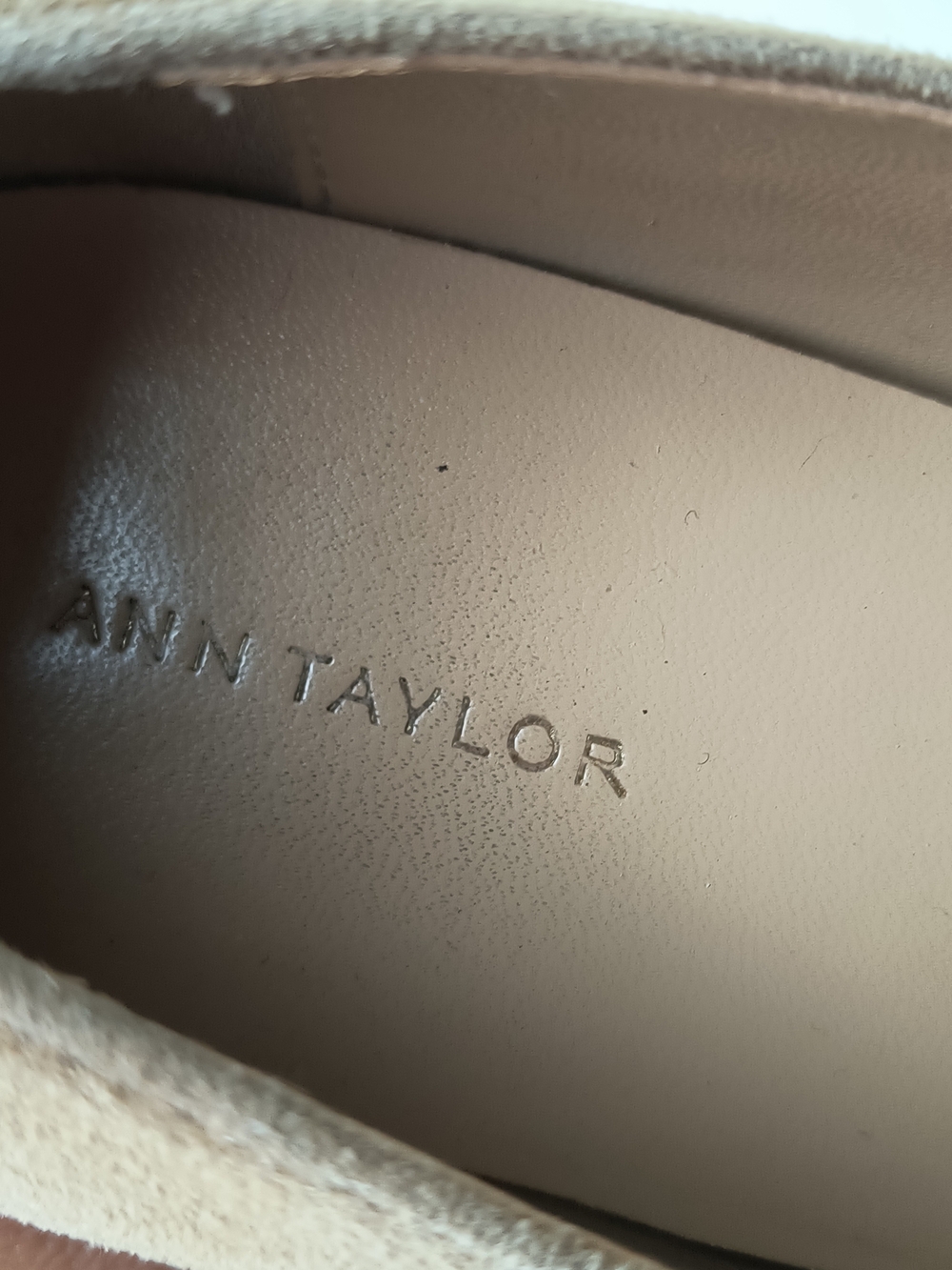 Ann Taylor 8.5M Taupe Suede Pointed-Toe Pumps - Picture 8 of 10
